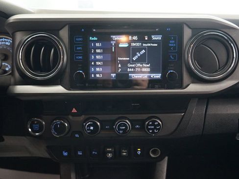 Used 2018 Toyota Tacoma TRD Sport w/ Technology Package image 6