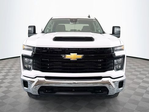 Used 2024 Chevrolet Silverado 2500 W/T w/ WT Convenience Package image 2