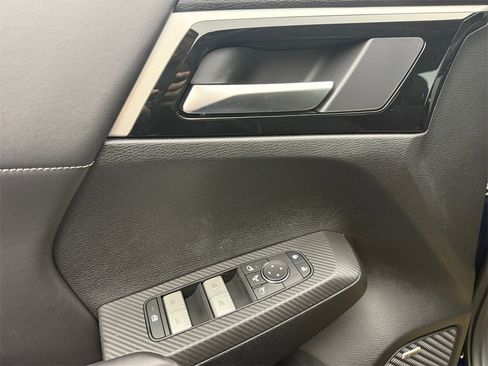 New 2025 Mitsubishi Outlander SE image 14