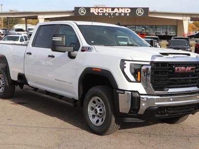 New 2026 GMC Sierra 3500 Pro w/ 1SA Pro Safety Plus Package