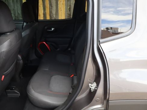 Used 2017 Jeep Renegade Trailhawk AWD/4WD image 20