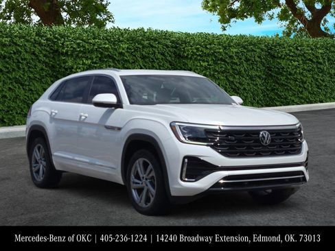 Used 2024 Volkswagen Atlas Cross Sport SEL R-Line AWD/4WD image 3