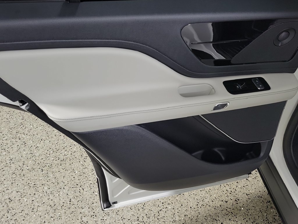 New 2027 Lincoln Aviator Reserve RWD image 15
