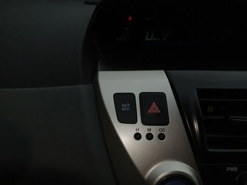 Used 2012 Toyota Prius V Three image 28