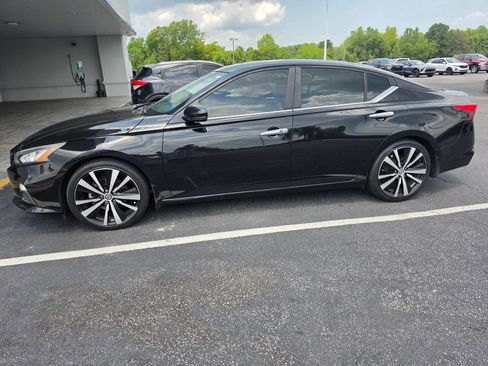 Used 2019 Nissan Altima 2.5 SR w/ SR Premium Package FWD image 5