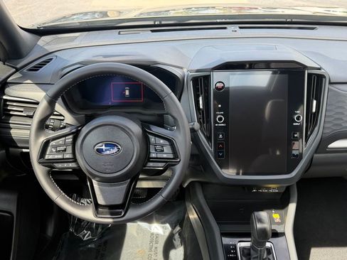 Used 2025 Subaru Forester Premium AWD/4WD image 12