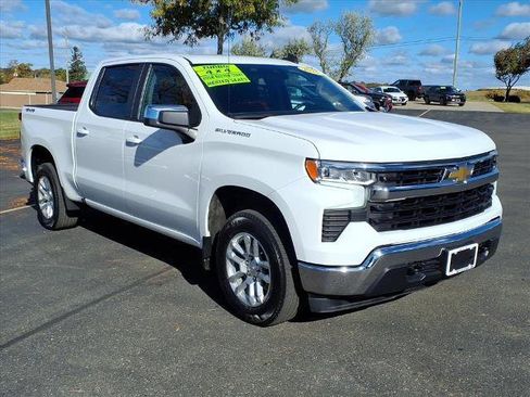 Used 2023 Chevrolet Silverado 1500 LT image 3