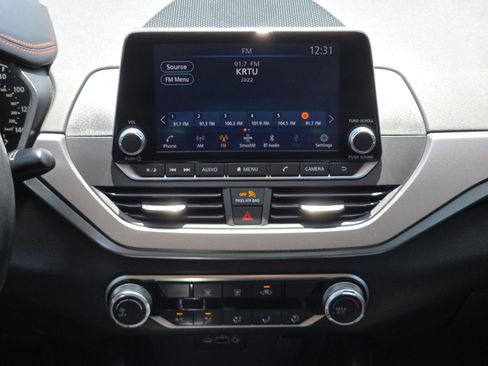 Used 2023 Nissan Altima 2.5 SR FWD image 16