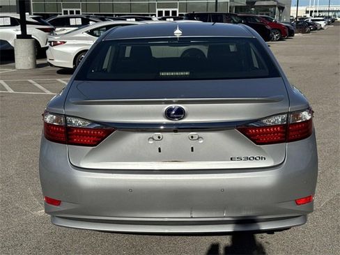 Used 2013 Lexus ES 300h image 6