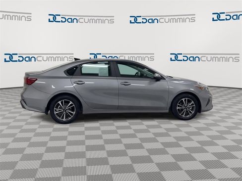 Used 2024 Kia Forte LXS w/ LXS Technology Package image 9