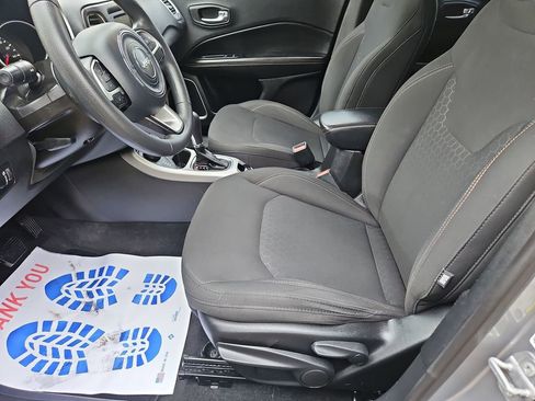 Used 2018 Jeep Compass Sport AWD/4WD image 9