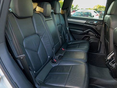 Used 2013 Porsche Cayenne AWD/4WD image 32