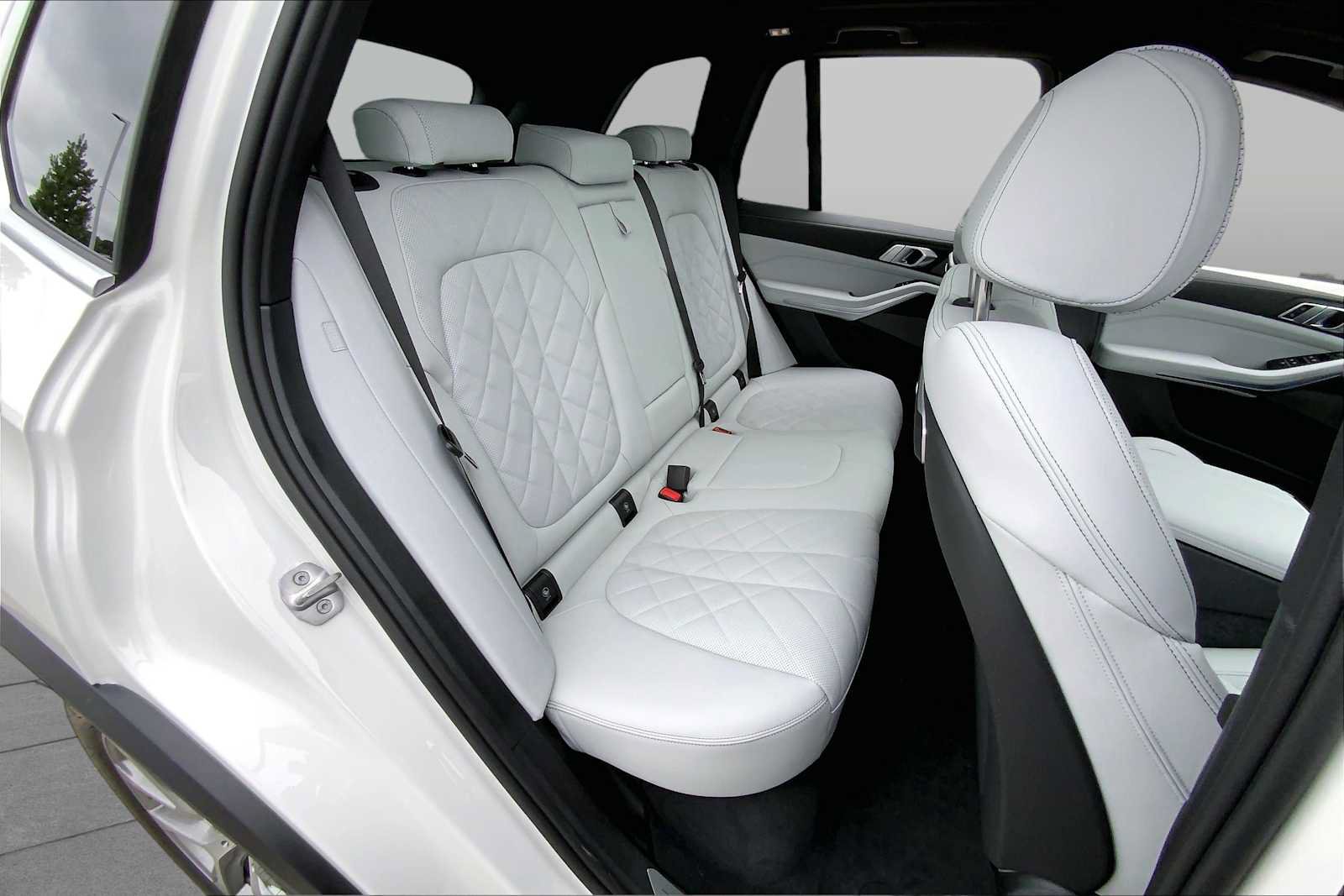 Used 2026 BMW X5 xDrive40i w/ Premium Package AWD/4WD image 19