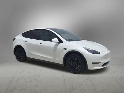 Used 2022 Tesla Model Y Long Range AWD/4WD image 8