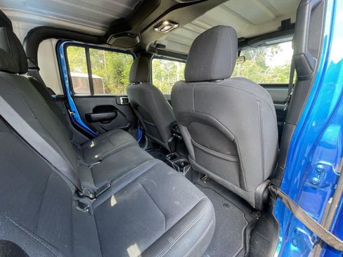 Used 2022 Jeep Gladiator Sport AWD/4WD image 42