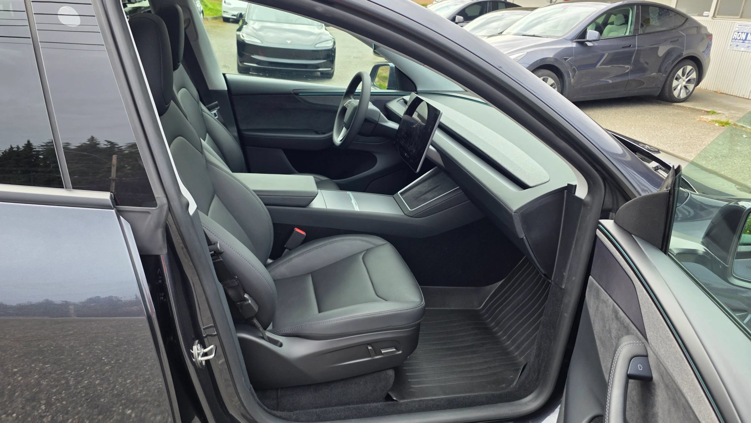 Used 2026 Tesla Model Y AWD image 13