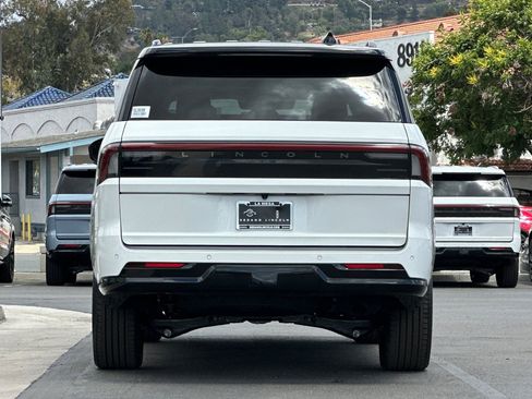 New 2026 Lincoln Navigator L Black Label w/ Black Label Special Edition AWD/4WD image 4