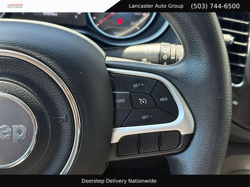 Used 2018 Jeep Compass Sport AWD/4WD image 13