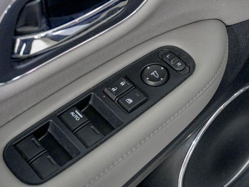 Used 2017 Honda HR-V EX image 17