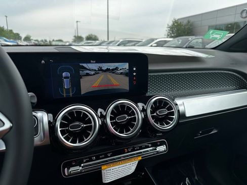 Used 2024 Mercedes-Benz EQB 300 4MATIC image 20