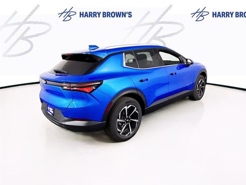 New 2026 Chevrolet Equinox EV LT image 31