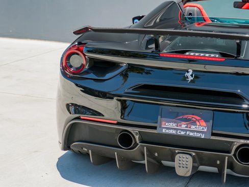 Used 2018 Ferrari 488 Spider RWD image 46