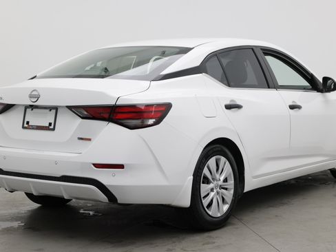 Used 2024 Nissan Sentra S FWD image 11