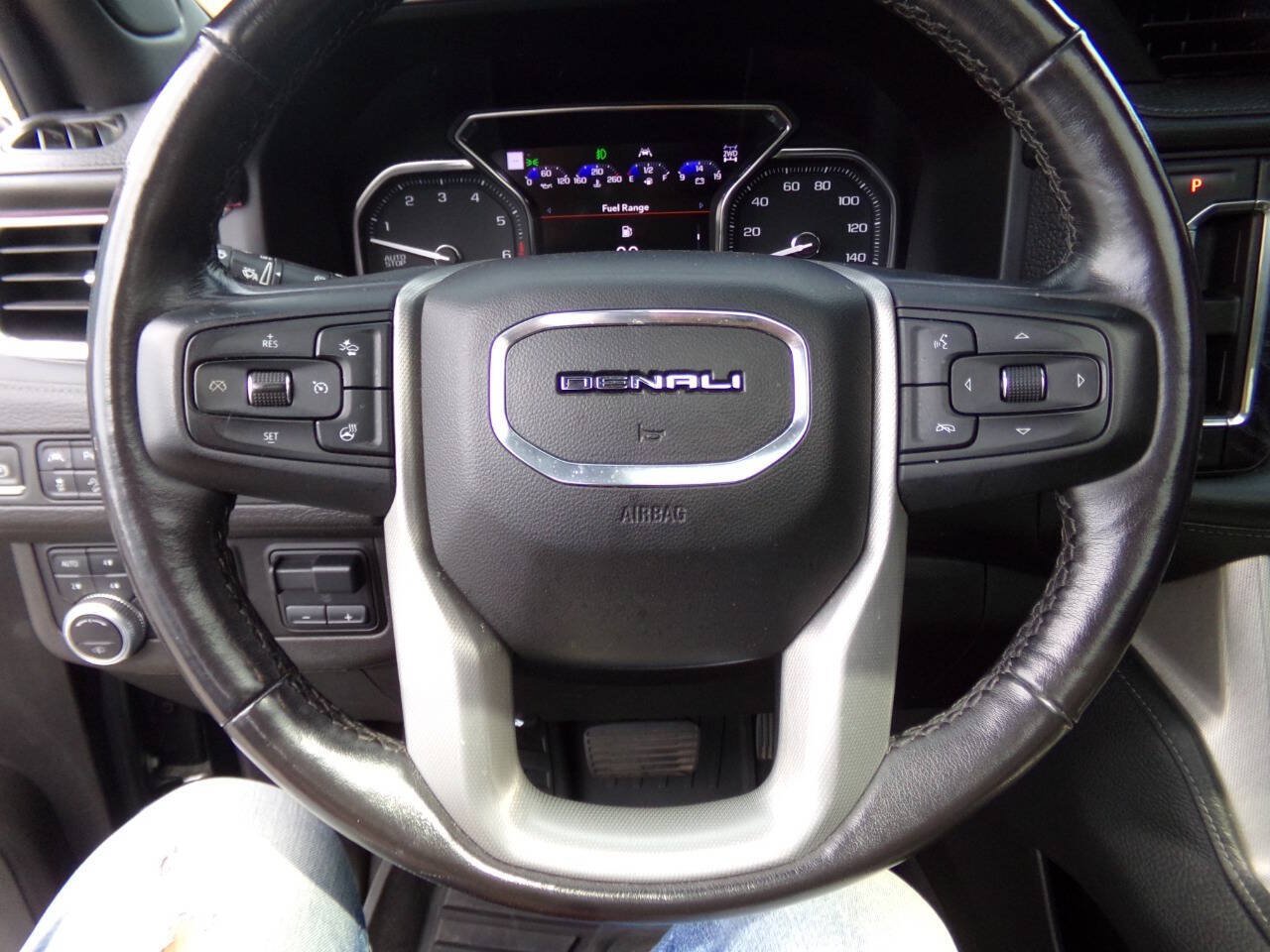 Used 2021 GMC Yukon Denali w/ Denali Ultimate Package AWD/4WD image 20