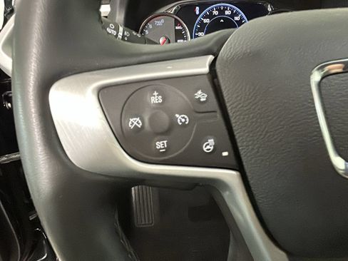 Used 2023 GMC Acadia SLT w/ Technology Package FWD image 19