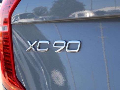 Used 2022 Volvo XC90 T6 Momentum w/ Advanced Package image 20