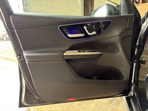 Used 2024 Mercedes-Benz GLC 300 4MATIC image 21