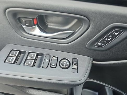 Used 2025 Honda Pilot EX-L image 25