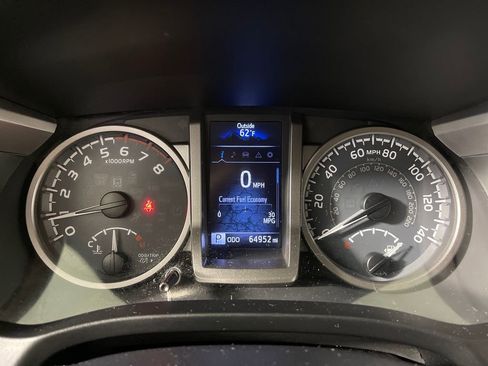 Used 2016 Toyota Tacoma SR5 image 18