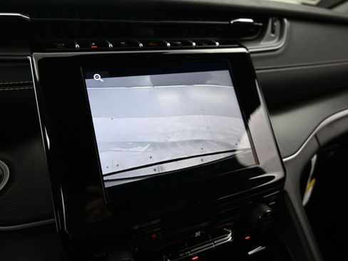 Used 2024 Jeep Grand Cherokee Laredo w/ Trailer Tow Package image 19