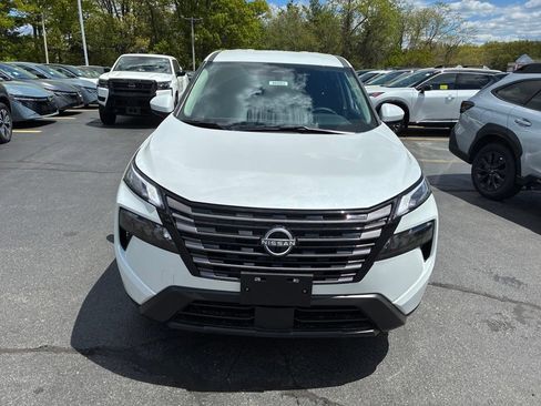 New 2026 Nissan Rogue SV w/ Cold Weather Package AWD/4WD image 2
