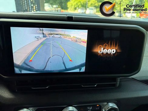 Certified 2025 Jeep Wrangler Sport AWD/4WD image 90