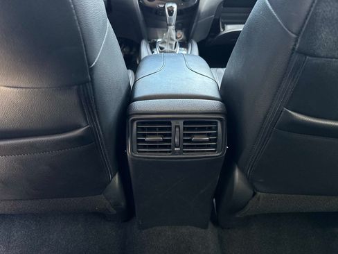 Used 2019 Nissan Rogue SL AWD/4WD image 17