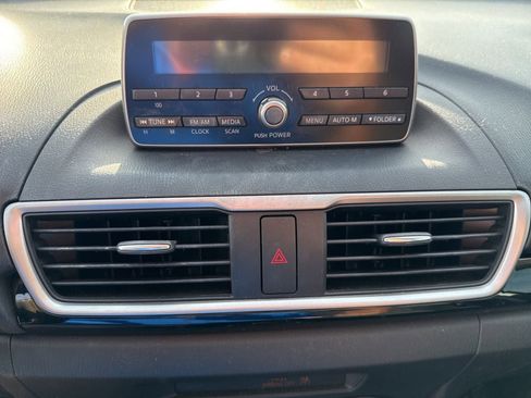 Used 2014 MAZDA MAZDA3 i SV image 22