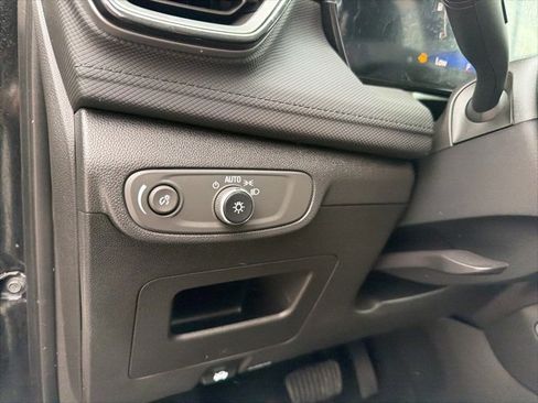 Used 2025 Chevrolet TrailBlazer LT image 16