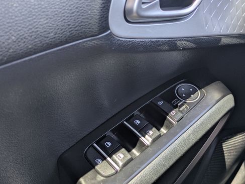 Used 2021 Kia Soul LX FWD image 27