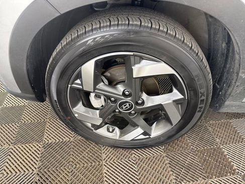 Used 2025 Hyundai Venue SEL FWD image 32