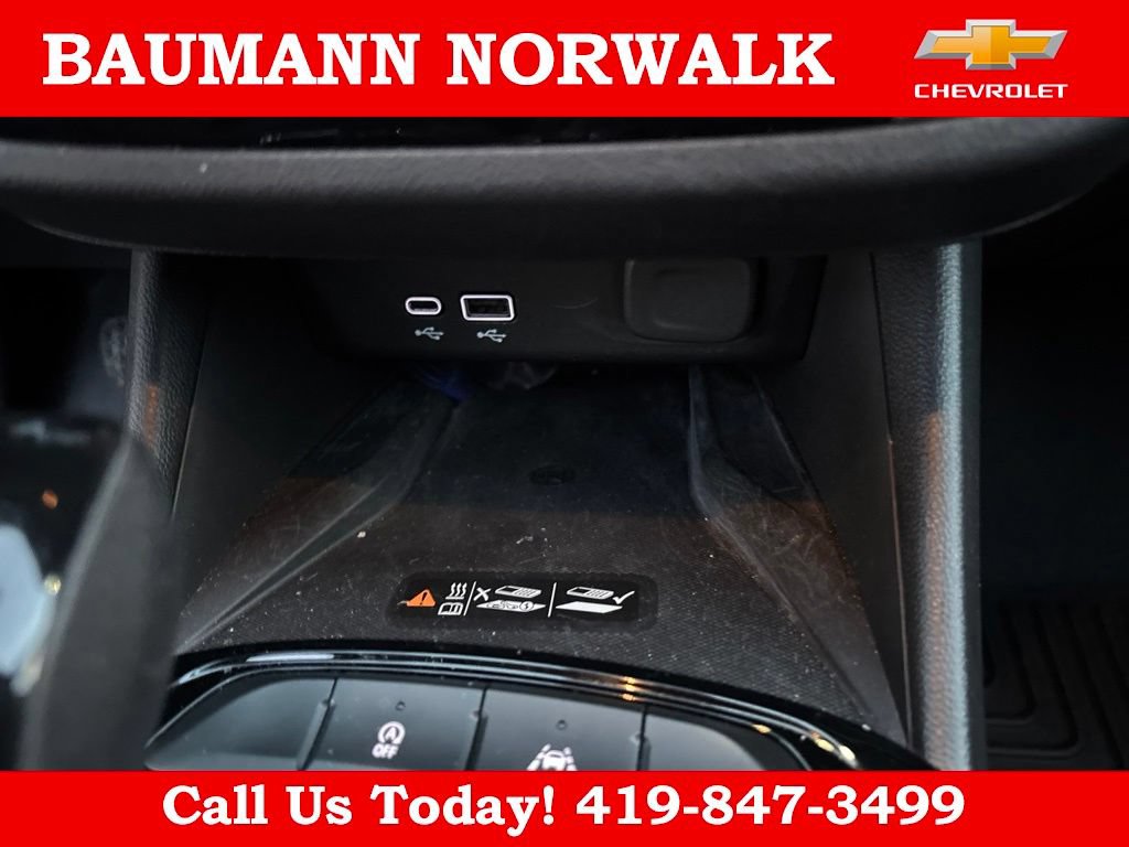 Used 2024 Buick Envista Sport Touring w/ Convenience I Package FWD image 23