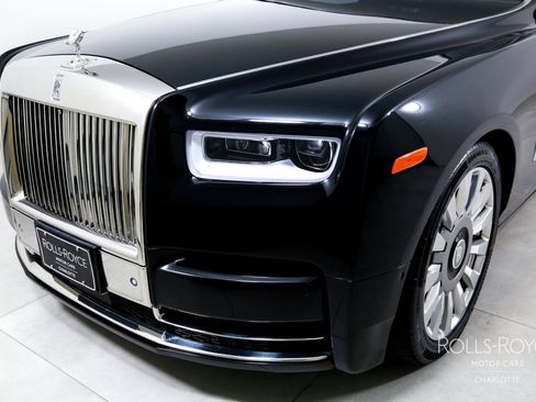 Used 2020 Rolls-Royce Phantom Sedan RWD image 45