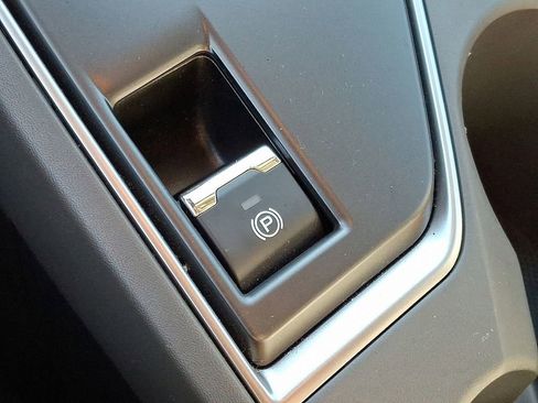 Certified 2025 Subaru Crosstrek 2.0i Premium image 26