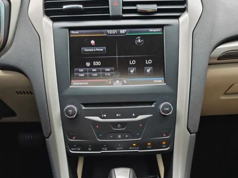 Used 2013 Ford Fusion SE FWD image 11