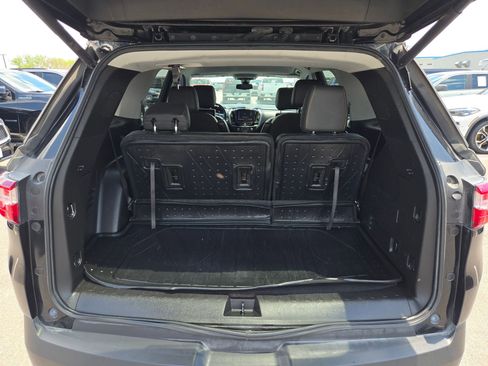 Certified 2021 Chevrolet Traverse LT w/ LT Premium Package FWD image 22