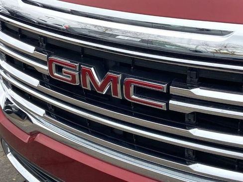 Used 2023 GMC Acadia SLE w/ Driver Convenience Package image 26