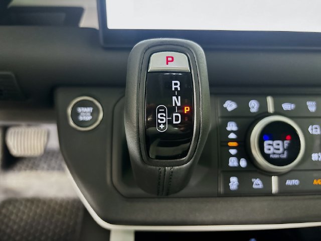 New 2025 Land Rover Defender 110 S AWD/4WD image 17