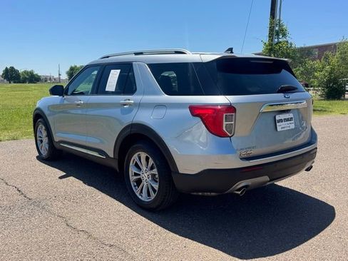 Used 2024 Ford Explorer Limited RWD image 4