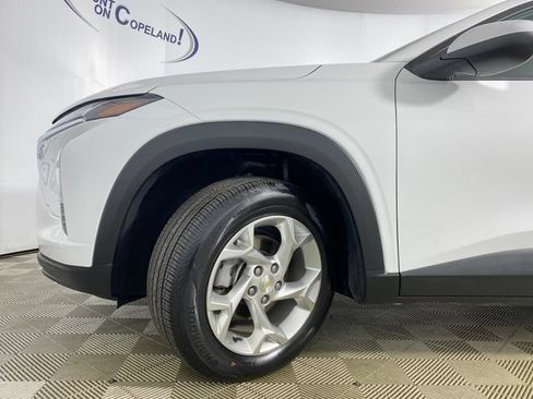 Used 2025 Chevrolet Trax LS w/ LS Convenience Package FWD image 30